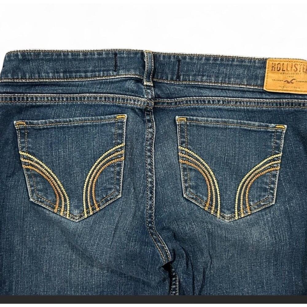 Y2K Hollister Jeans Women's 9 Short Low Rise Bootcut Blue Denim Jeans (32”x30”) - Picture 6 of 7